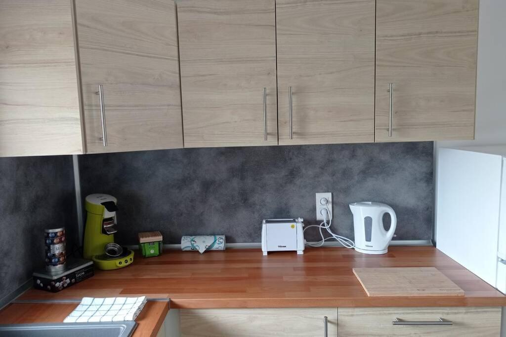 Appartement Neuf Tout Confort Aubenas Exterior foto