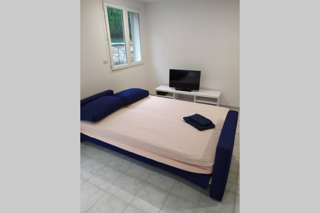 Appartement Neuf Tout Confort Aubenas Exterior foto