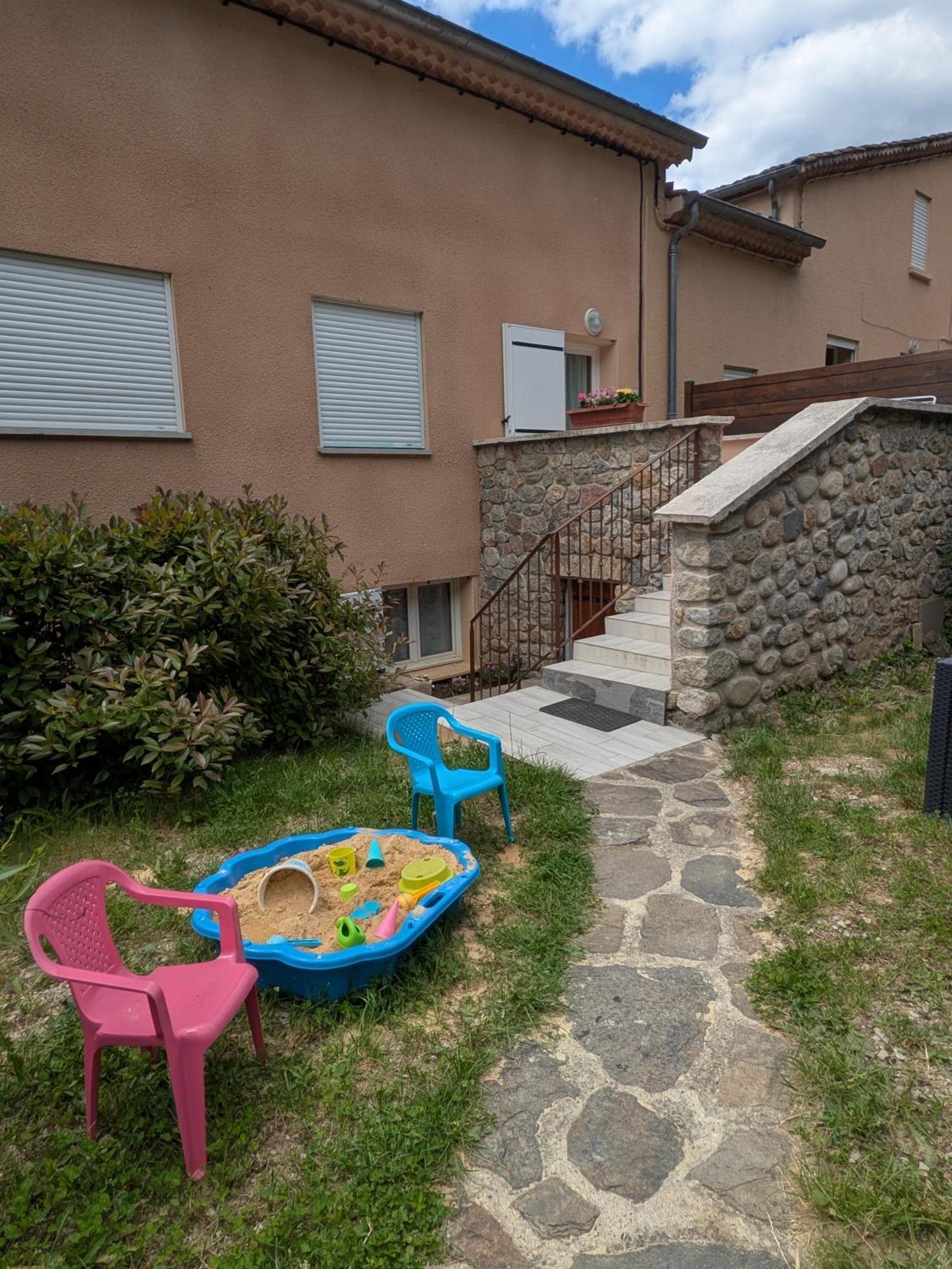 Appartement Neuf Tout Confort Aubenas Exterior foto